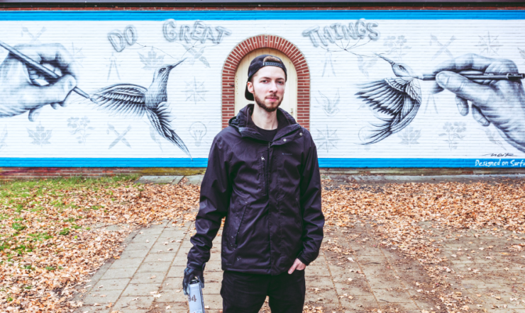 Belgische street artist NOIR maakt kunst met Surface