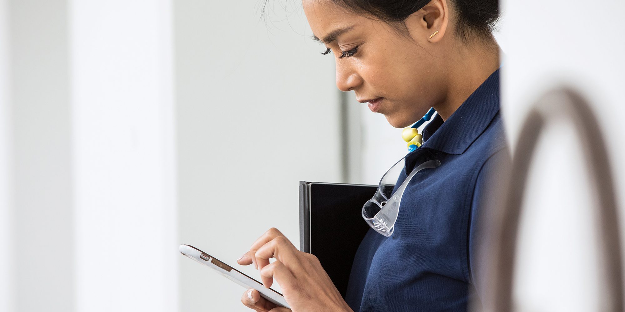 First Line Workder WorkProductivity_FirstlineWorkers_Hero – Microsoft Pulse
