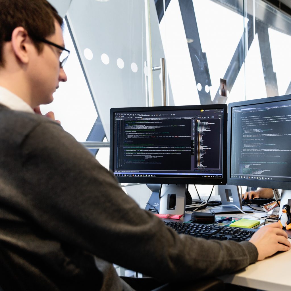 CLO18_programmingCode_001_squarecrop – Microsoft Pulse