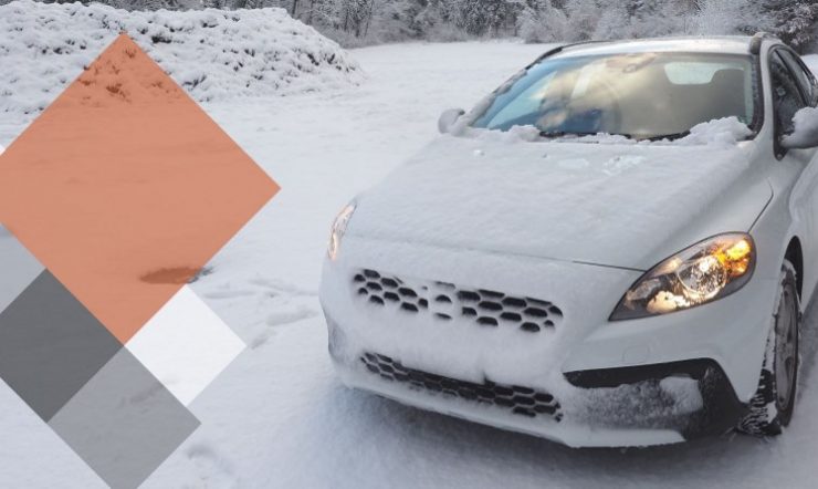 En Volvo-bil i snøen