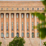 suuri tiili rakennus