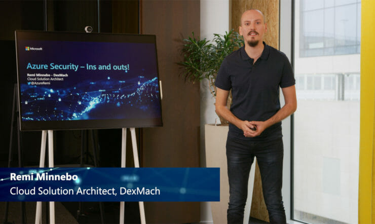 een mens die zich voor een televisie bevindt