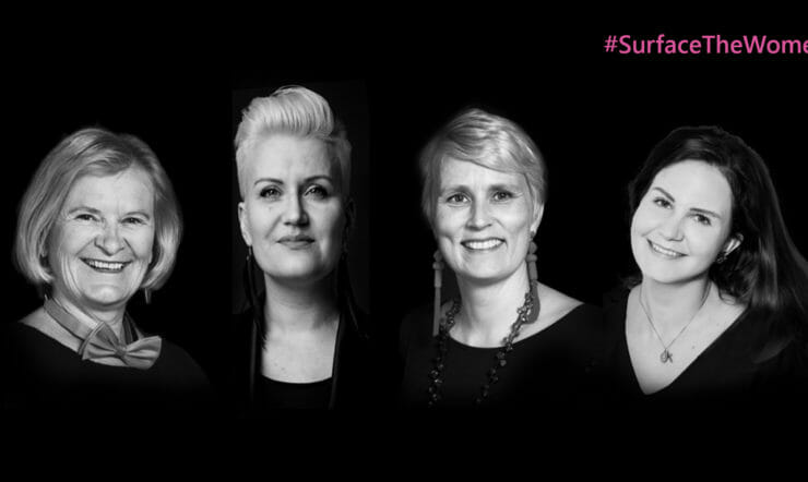 Jodi Beggs ja nainen poseeraavat valokuvaa varten