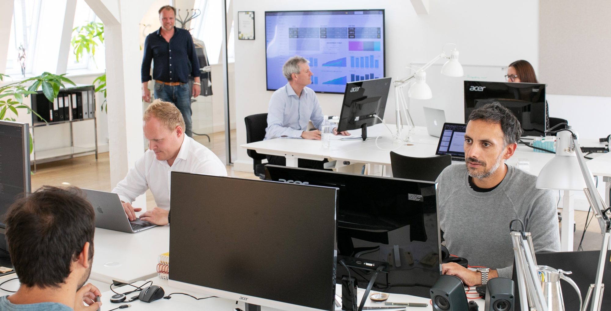 kontor med mennesker