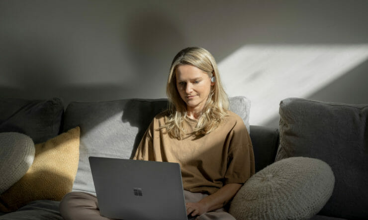 Wann, wenn nicht jetzt? Was Unternehmen aus dem Homeoffice-Gebot für hybrides Arbeiten mitnehmen können