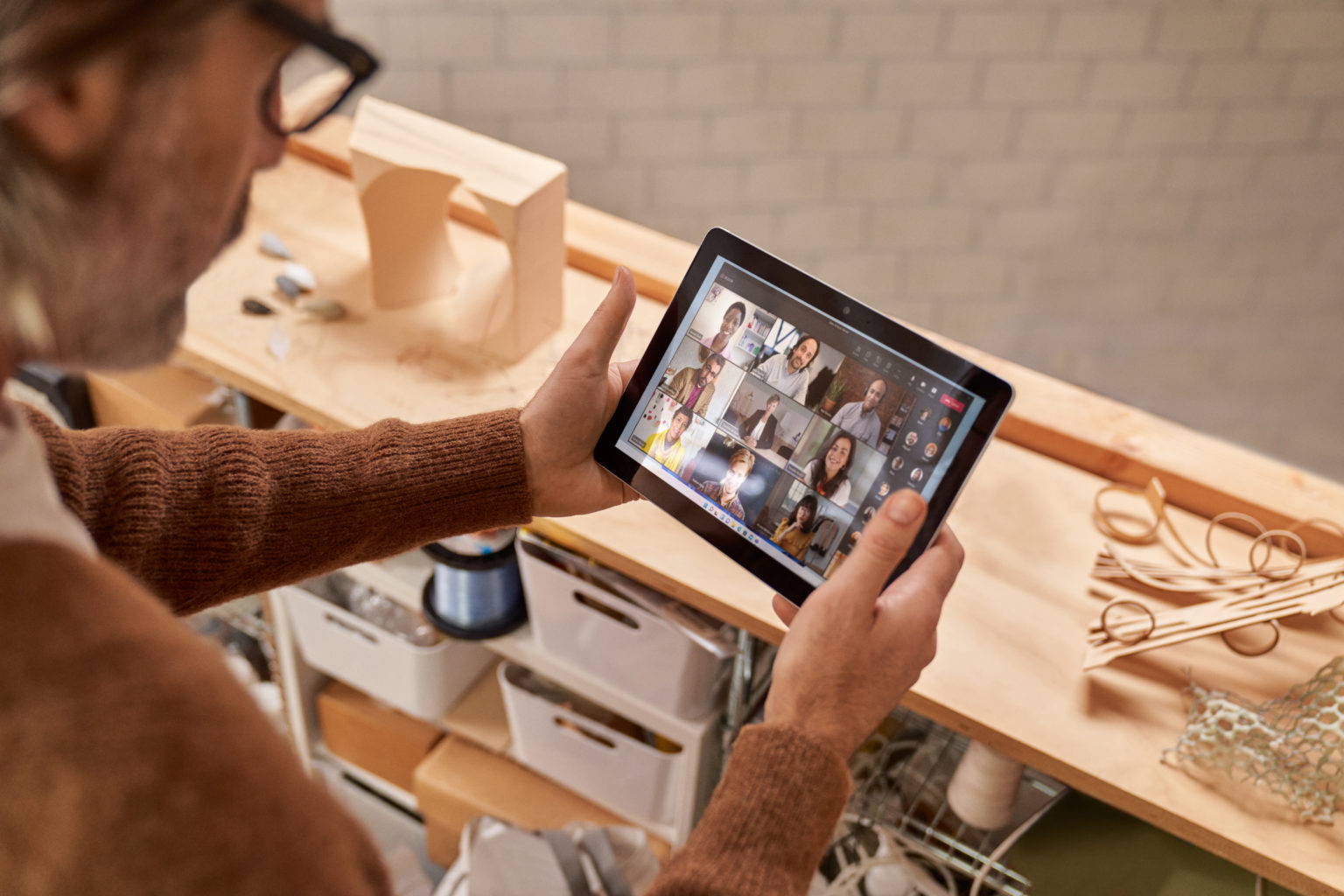 Man looking at people in Teams