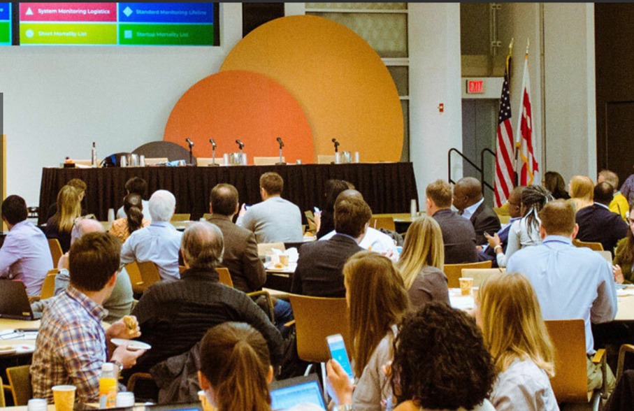 Large group of people playing Kahoot